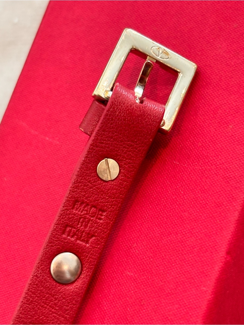 Valentino Garavani Rockstud Red Leather Bracelet W/ Box - Picture 7 of 14